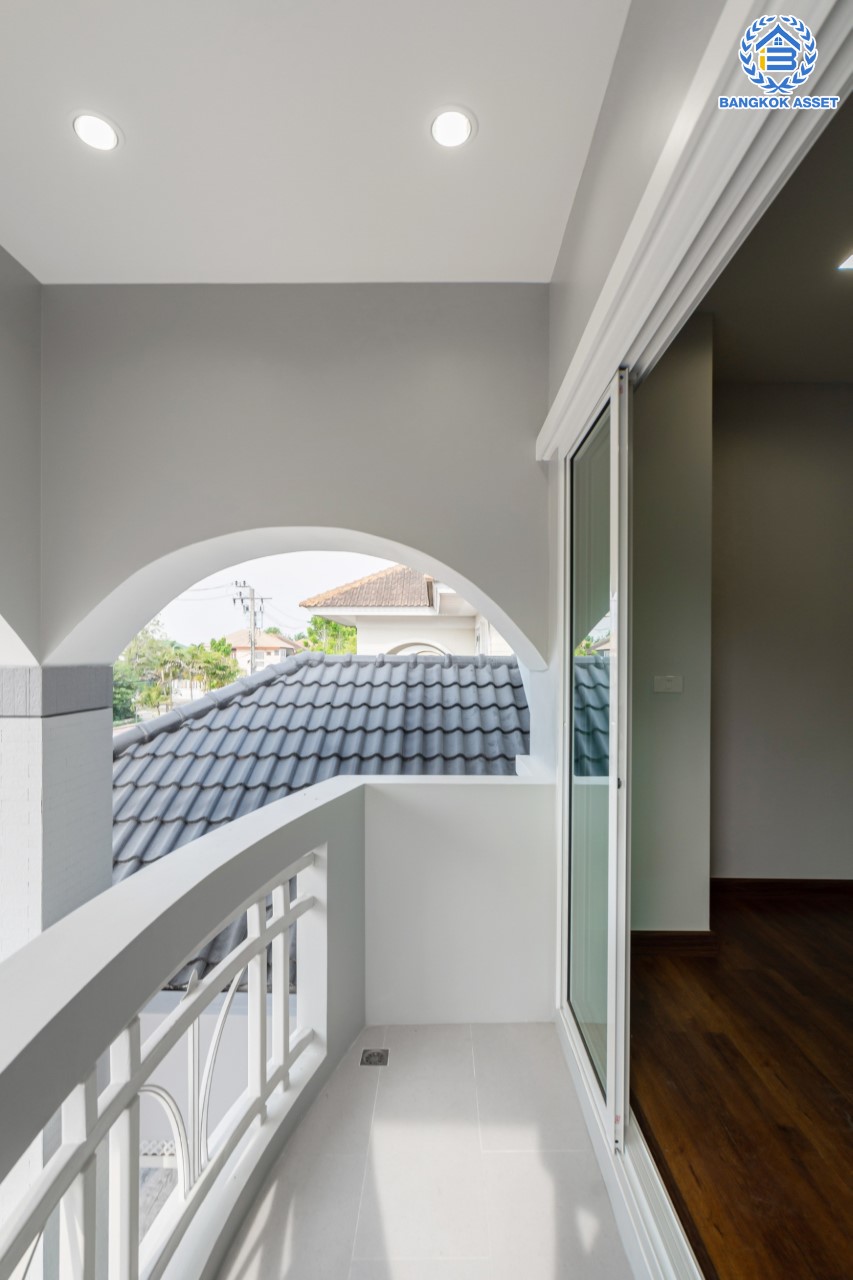 บ้านมือสองตกแต่งใหม่ ม.ธนทอง เอลลิแกนท์โฮม บางบอน4 รองรับทุกความสุข เนื้อที่ 118.1 ตร.ว. ฟังก์ชัน 5 ห้องนอน 5 ห้องน้ำ 1 ห้องแม่บ้าน จอดรถได้ 2 คัน พร้อม Living Area กว้างขวาง บนทำเลใกล้ทางด่วนเพชรเกษม, The Mall บางแค เชื่อมต่อ ถ.พุทธมณฑลสาย4 และ ถ.กาญจนาฯ